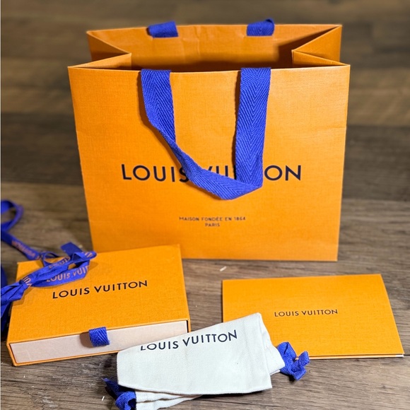 Single Louis Vuitton Iconic earring - Picture 5 of 6